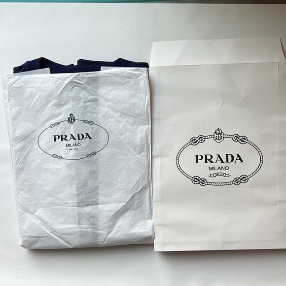 Prada T-shirt - Picture 16 of 16